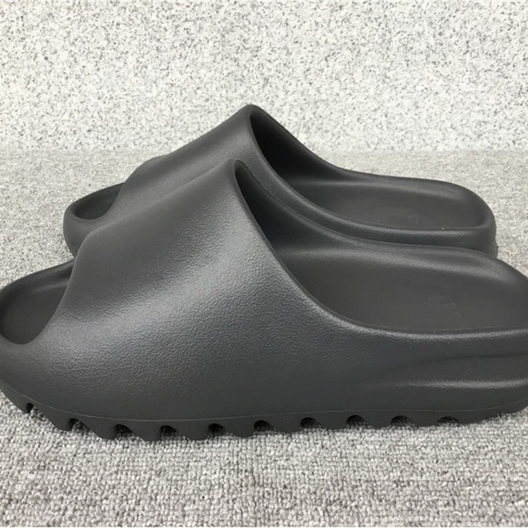 Adidas Yeezy Slide Onyx - Picture 2 of 4
